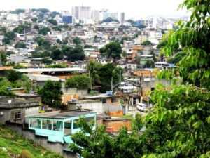 Die Favela Mangueirinha, aus der die Kinder im Projekt kommen. (Quelle: Kindernothilfe-Partner)